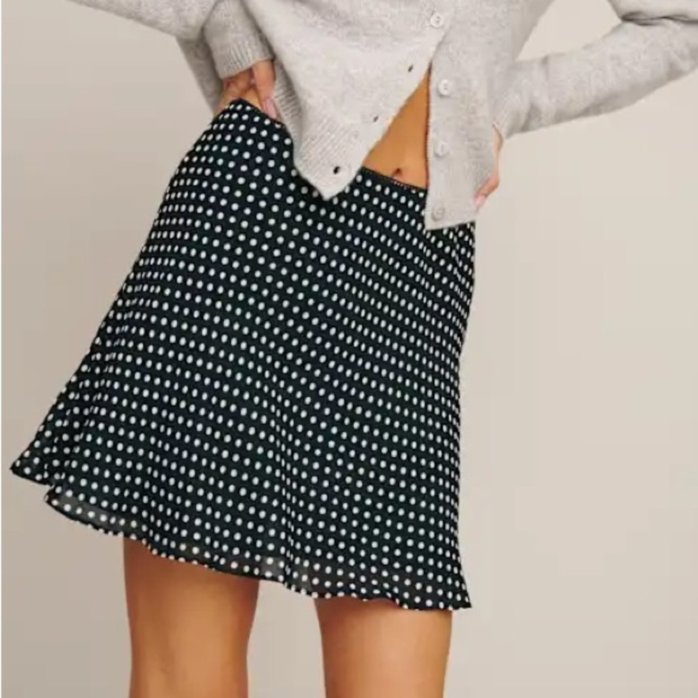 LIKE NEW WOMEN’S MICHAEL KORS POLKA DOT SKATER SKIRT SIZE 2